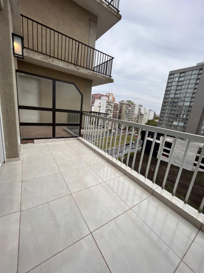 HERMOSO 2 AMBIENTES C DEPENDENCIA Y BALCON TERRAZA.