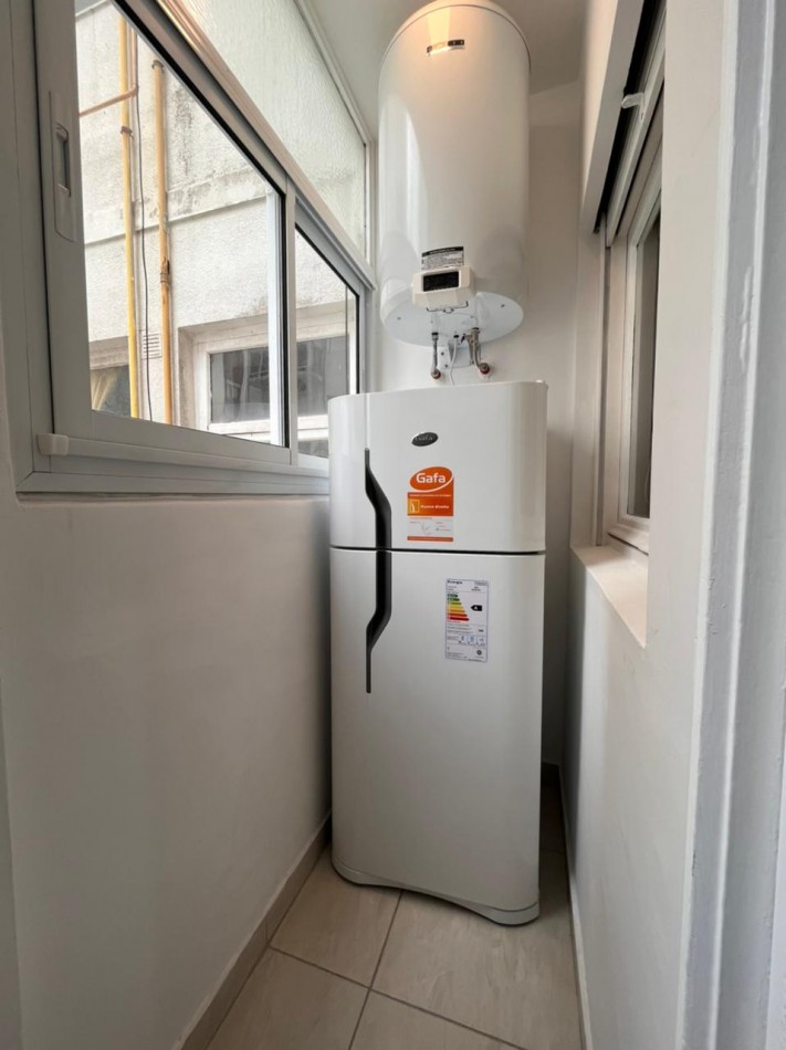 HERMOSO 2 AMBIENTES C DEPENDENCIA Y BALCON TERRAZA.