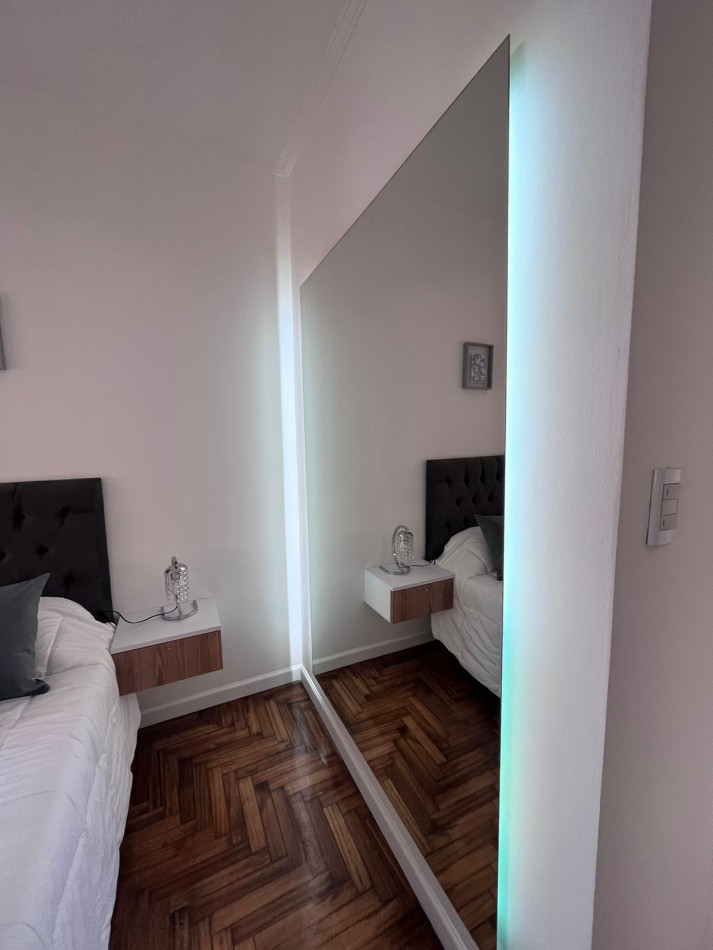 DEPARTAMENTO 2 AMBIENTES TOTALMENTE RECICLADO A LA CALLE CON BALCON