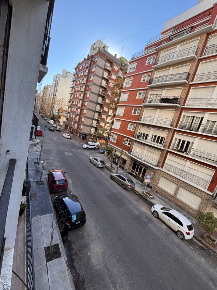 2 AMB A LA CALLE 