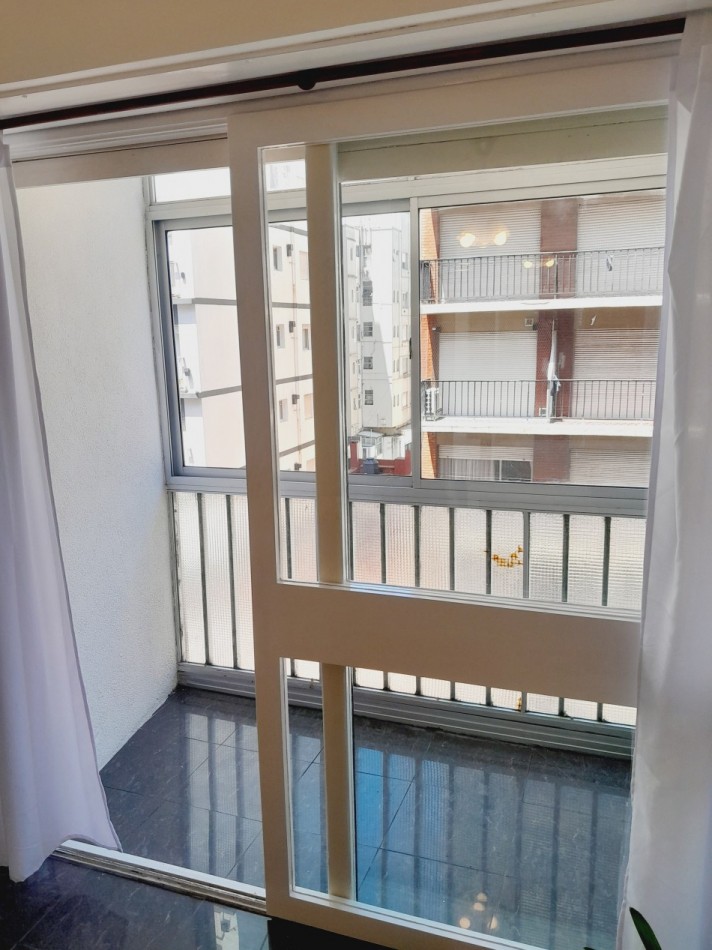 Departamento 2 ambientes a la calle con balcon