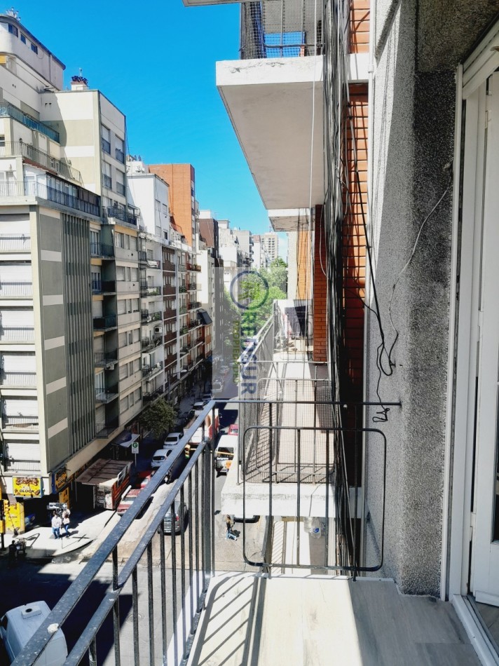 2 AMB RECICLADO CON BALCON A LA CALLE Y PARCIAL VISTA AL MAR