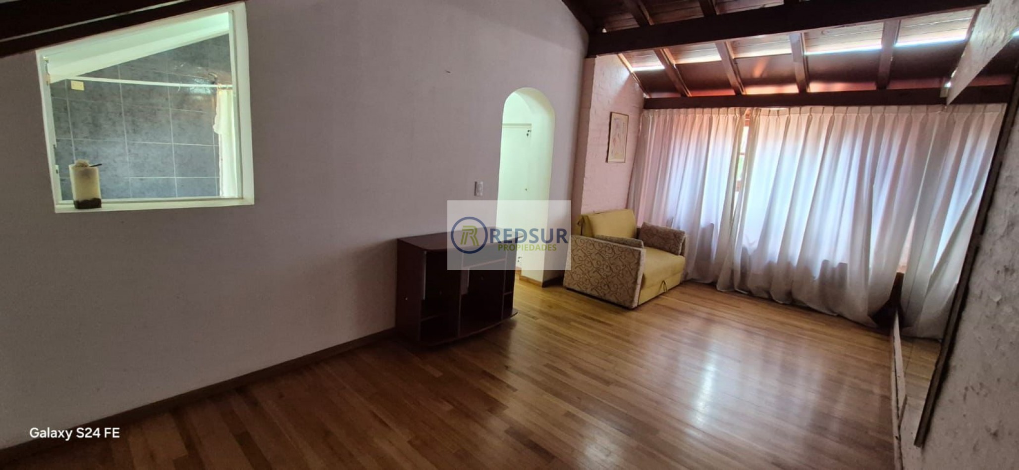 chalet 4 amb con cochera , quincho,patio con parrilla y pileta 