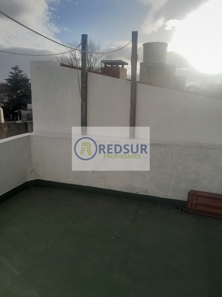 Departamento tres ambientes con balcon terraza