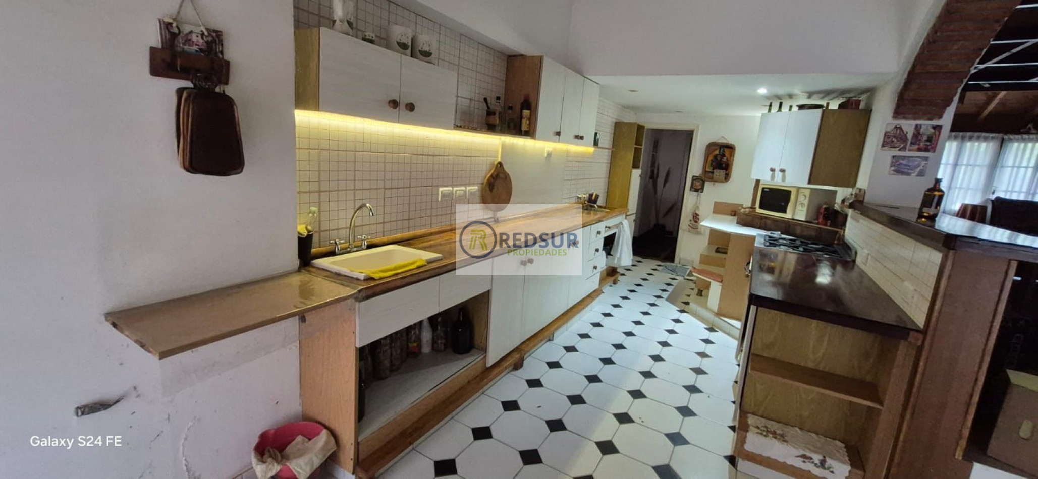 chalet 4 amb con cochera , quincho,patio con parrilla y pileta 