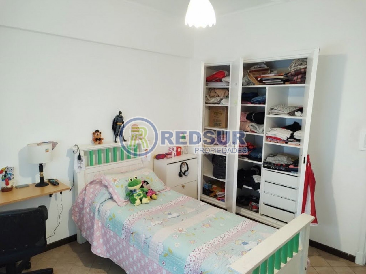 HERMOSO DEPARTAMENTO DE 4 AMBIENTES CON DEPENDENCIA Y CON COCHERA