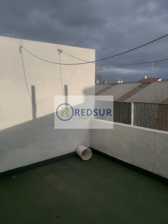 Departamento tres ambientes con balcon terraza