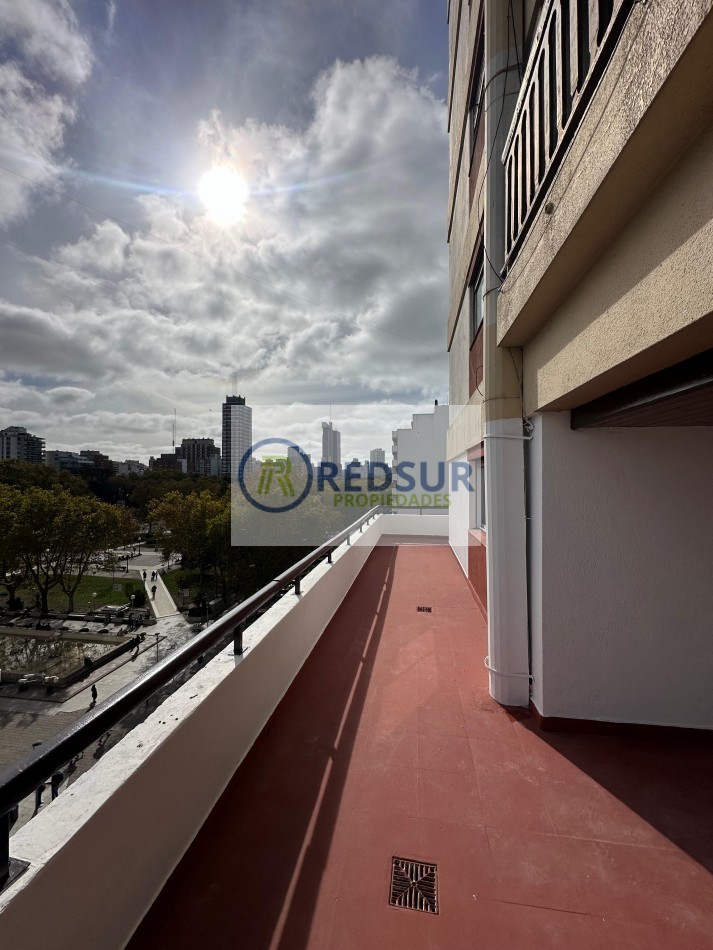 4 AMB A LA CALLE CON BALCON TERRAZA