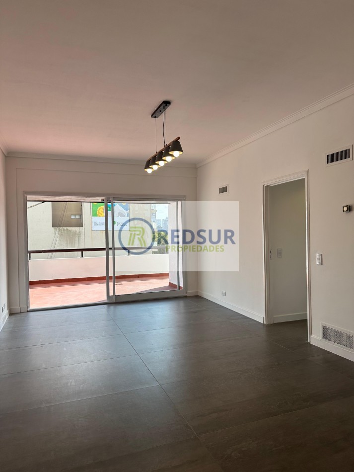 4 AMB A LA CALLE CON BALCON TERRAZA