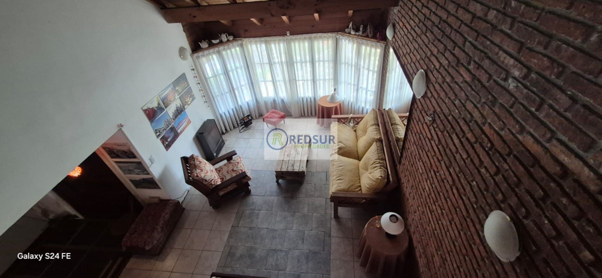 chalet 4 amb con cochera , quincho,patio con parrilla y pileta 