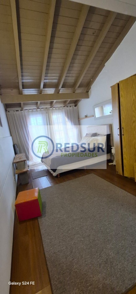 chalet 4 amb con cochera , quincho,patio con parrilla y pileta 