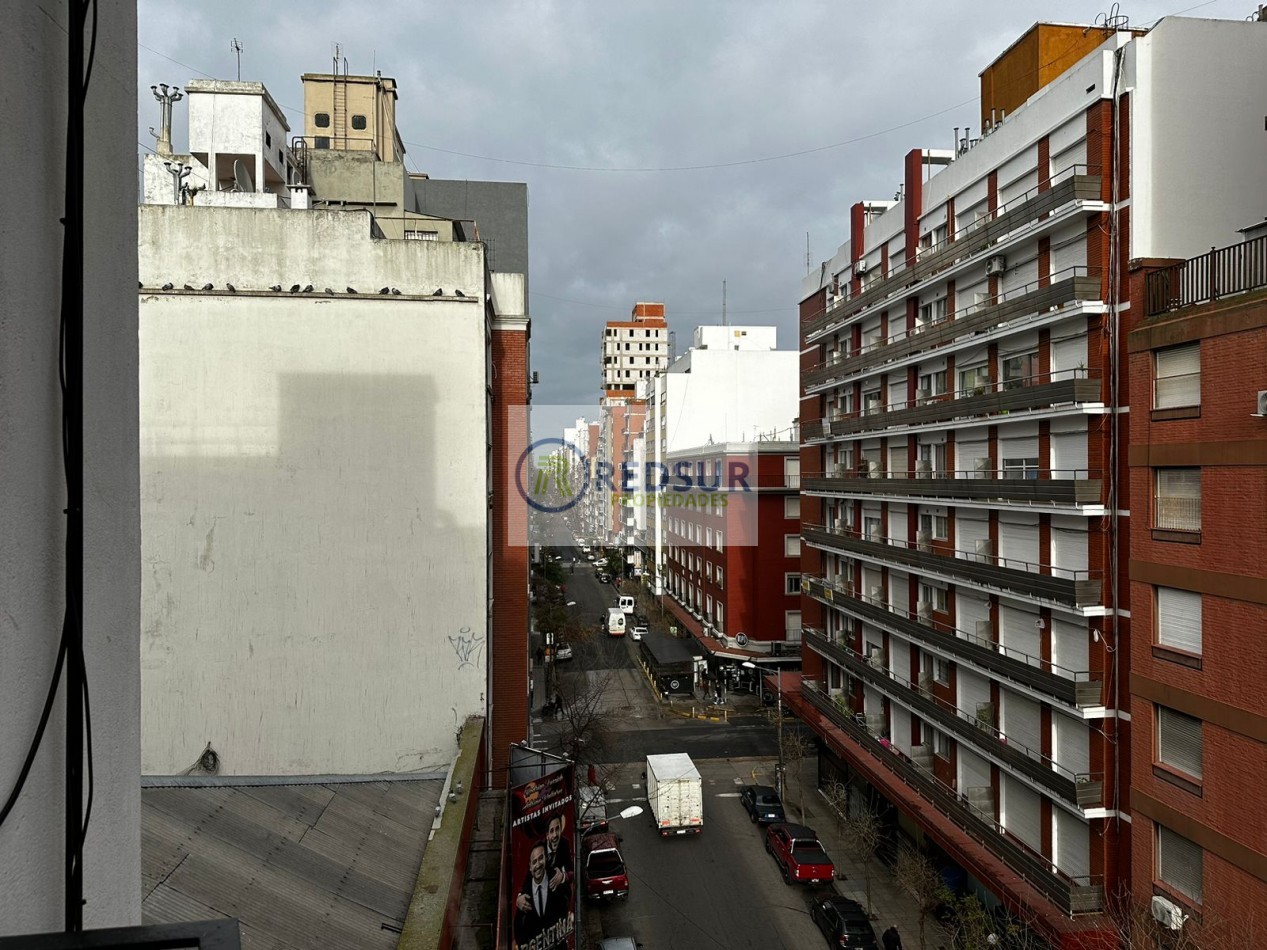 3 ambientes reciclado a la calle con balcon y cochera fija (OPCIONAL)