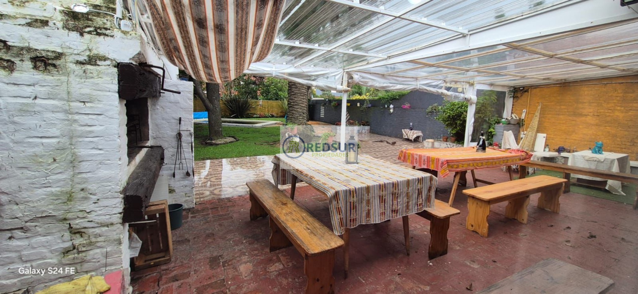 chalet 4 amb con cochera , quincho,patio con parrilla y pileta 