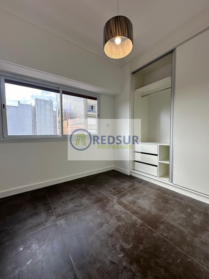 4 AMB A LA CALLE CON BALCON TERRAZA