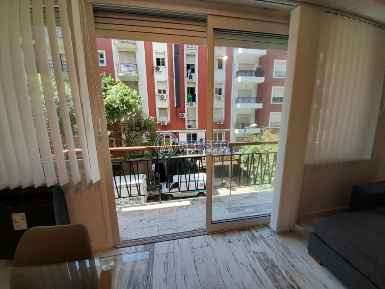  3 AMBIENTES CON BALCON A LA CALLE