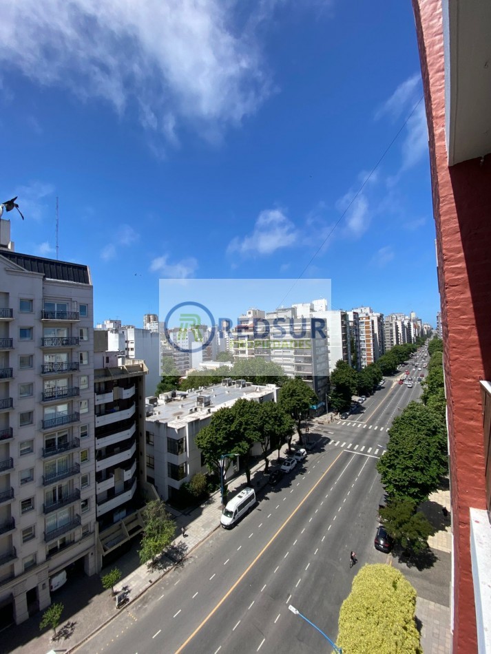 3 AMBIENTES A LA CALLE CON BALCON