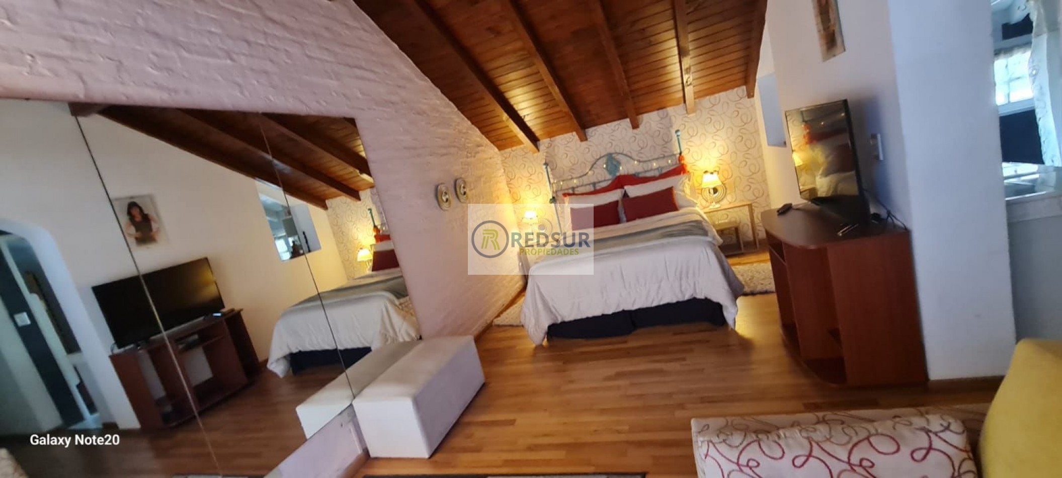 chalet 4 amb con cochera , quincho,patio con parrilla y pileta 