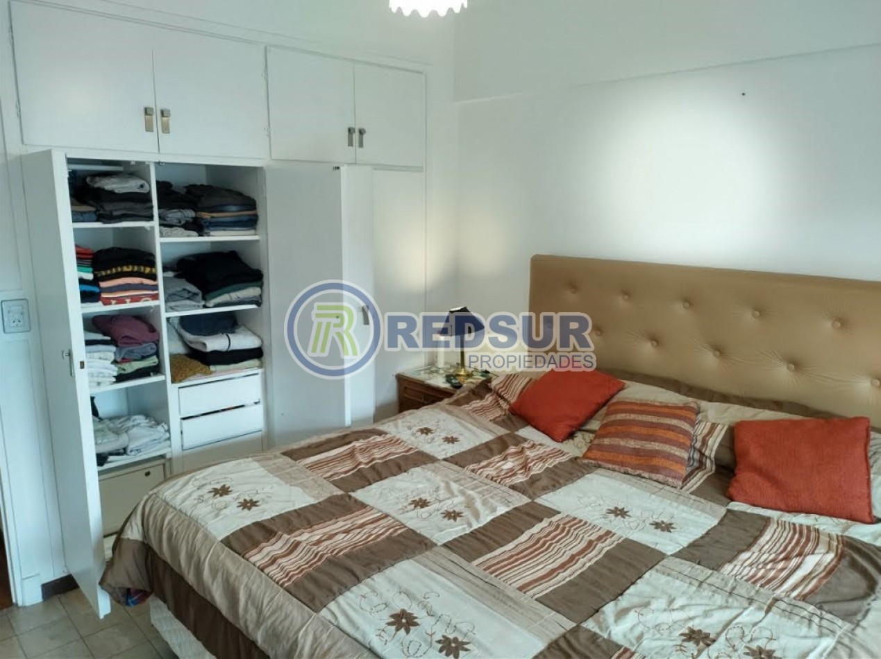 HERMOSO DEPARTAMENTO DE 4 AMBIENTES CON DEPENDENCIA Y CON COCHERA