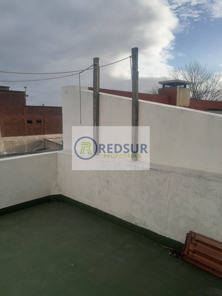 Departamento tres ambientes con balcon terraza