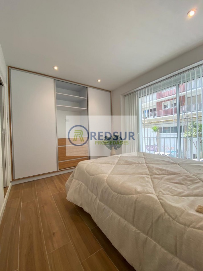 3 amb a la calle con balcon saliente 