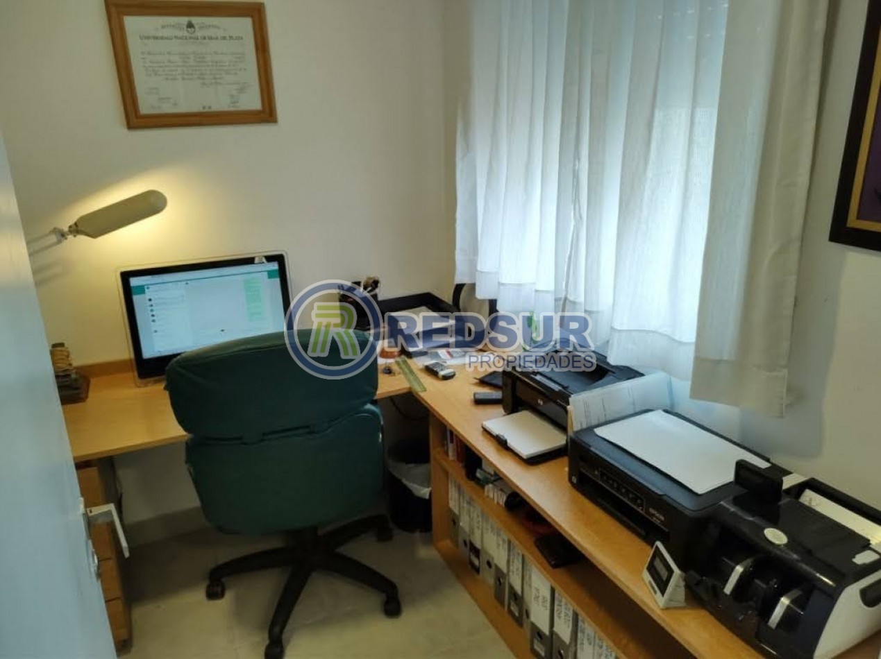 HERMOSO DEPARTAMENTO DE 4 AMBIENTES CON DEPENDENCIA Y CON COCHERA