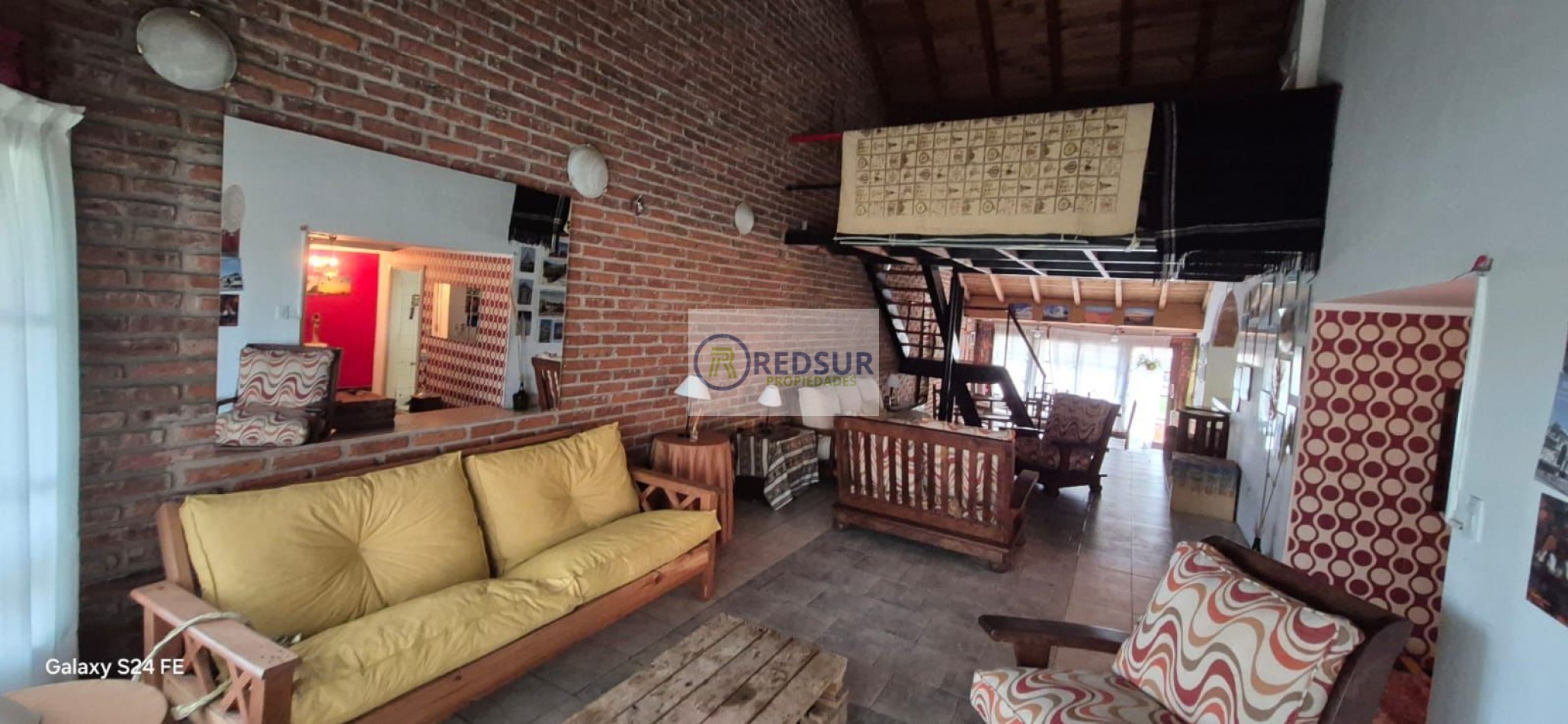 chalet 4 amb con cochera , quincho,patio con parrilla y pileta 