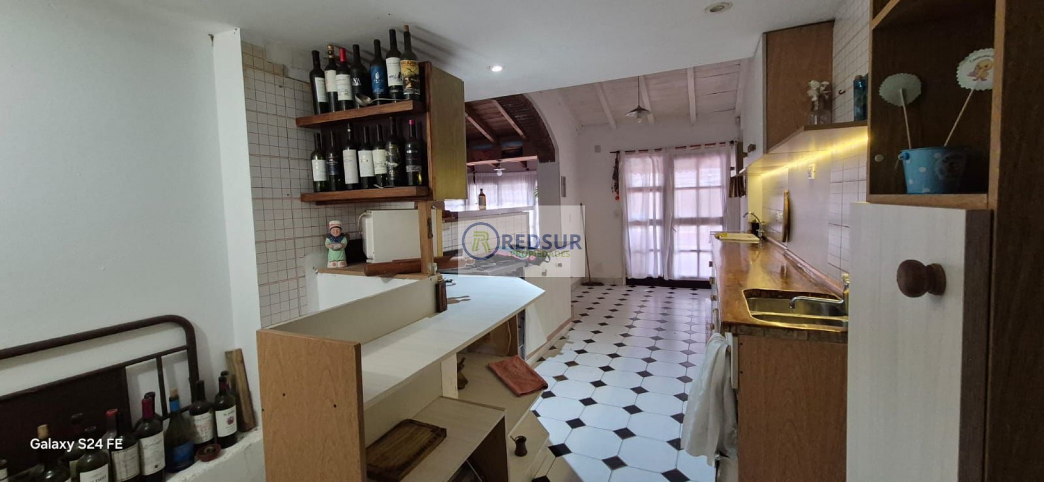 chalet 4 amb con cochera , quincho,patio con parrilla y pileta 