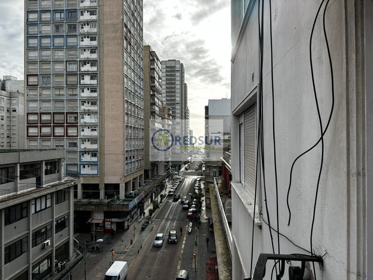 3 ambientes reciclado a la calle con balcon y cochera fija (OPCIONAL)