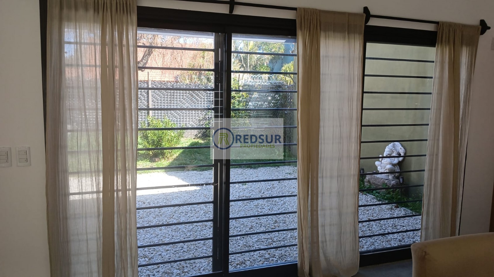 Chalet 2 amb con gran patio 