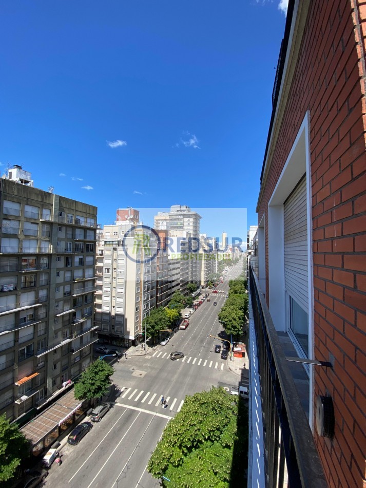 3 AMBIENTES A LA CALLE CON BALCON