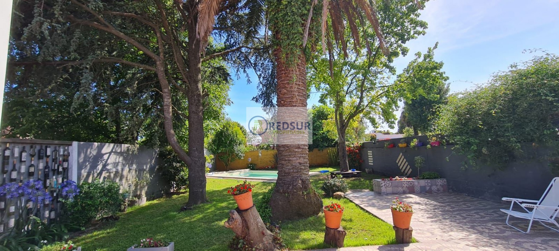 chalet 4 amb con cochera , quincho,patio con parrilla y pileta 
