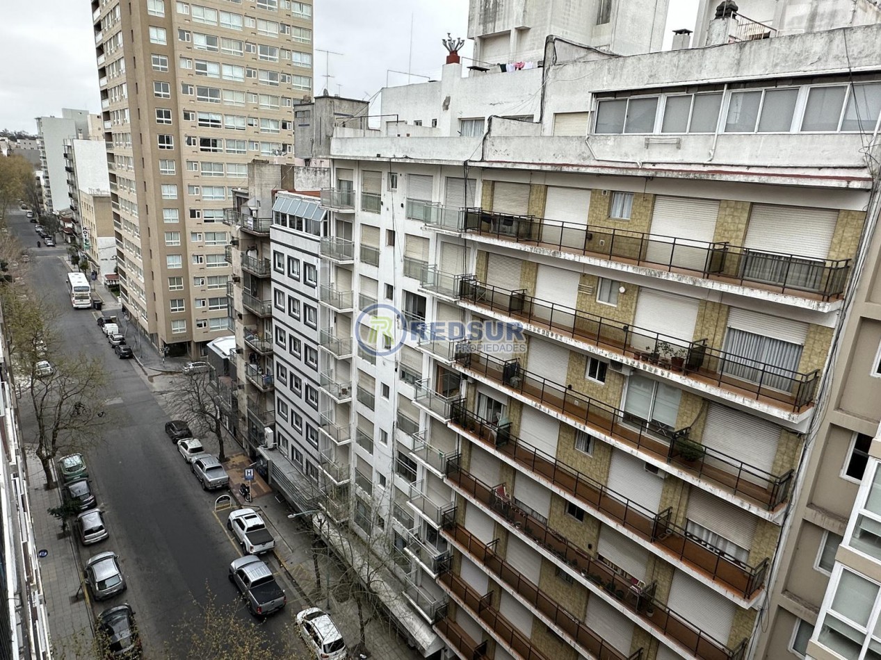 MONOAMBIENTE CON BALCON