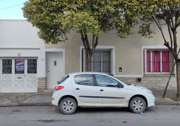 Hermoso PH 3 ambientes tipo chalet.Totalmente independiente con entrada de garage.