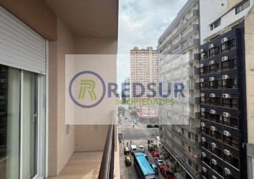 3 ambientes  a la calle con balcon saliente 