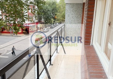 3 AMBIENTES CON DEPENDENCIA Y 2 BAÑOS