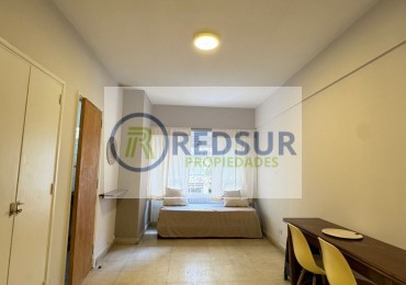 Monoambiente a la calle 